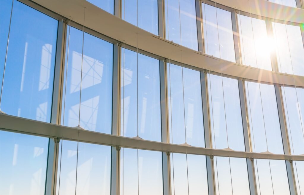 Sonnenschutzfolie für Fenster - Effektiver Schutz für Gebäude 1 Sonnenschutzfolie